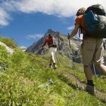 娱乐吃瓜酱老人徒步,探寻老人徒步的乐趣与人生哲学